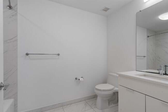 Building Photo - 9 Ave at Port Imperial