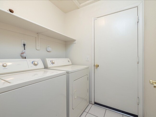 Building Photo - VAIL SCHOOL DISTRICT!!! CORNER LOT NEAR PU...