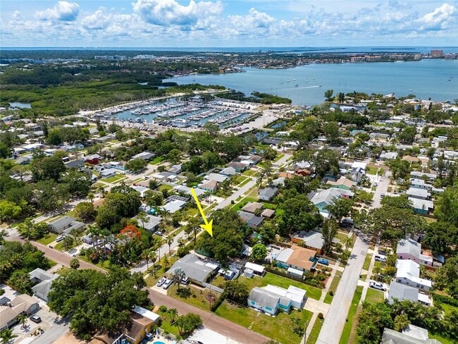 Building Photo - 2709 Upton St S