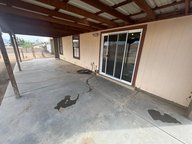 Building Photo - 4765 Limestone Dr NE