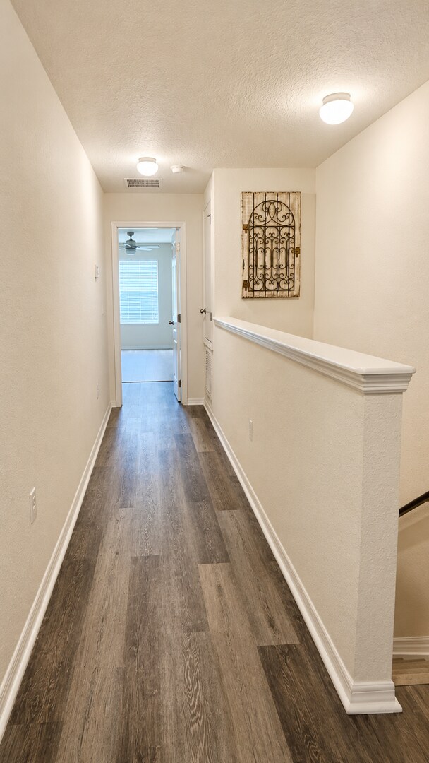 Building Photo - Beautiful Corner-Unit Townhome in a Gated Community!