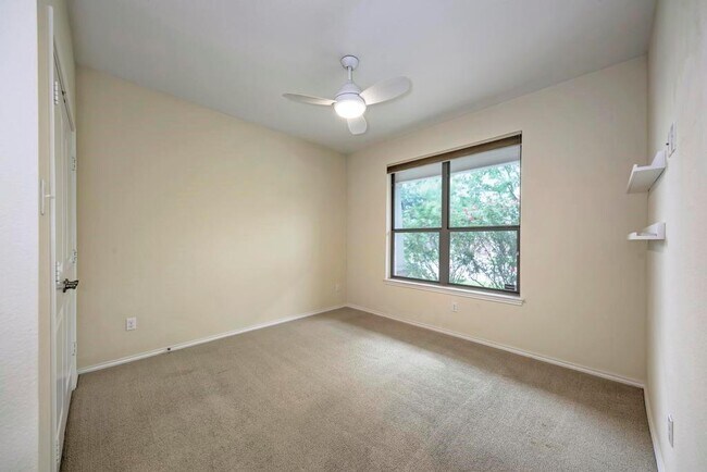 Building Photo - 2119 Howell Mountain Dr