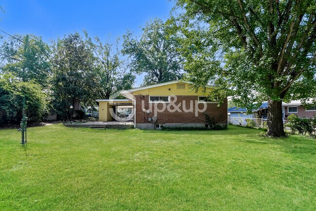 Building Photo - Fantastic 3bd/1.5ba home! Coming soon!