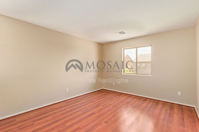 Building Photo - 4540 E Los Alamos St