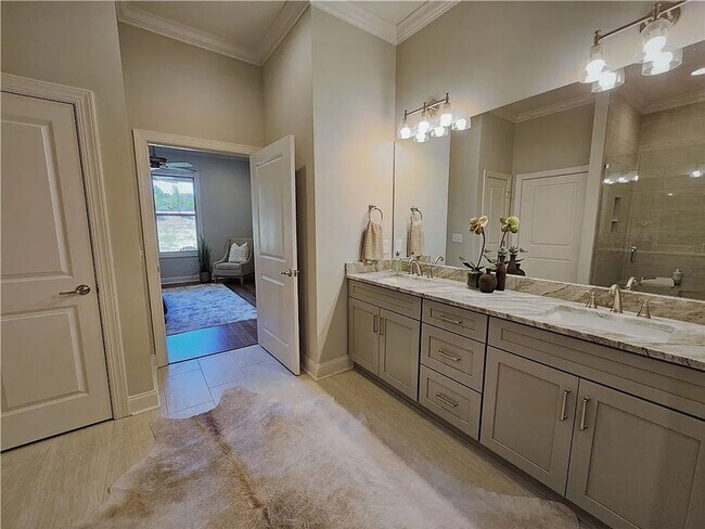 Building Photo - 3175 Crestmont Ct
