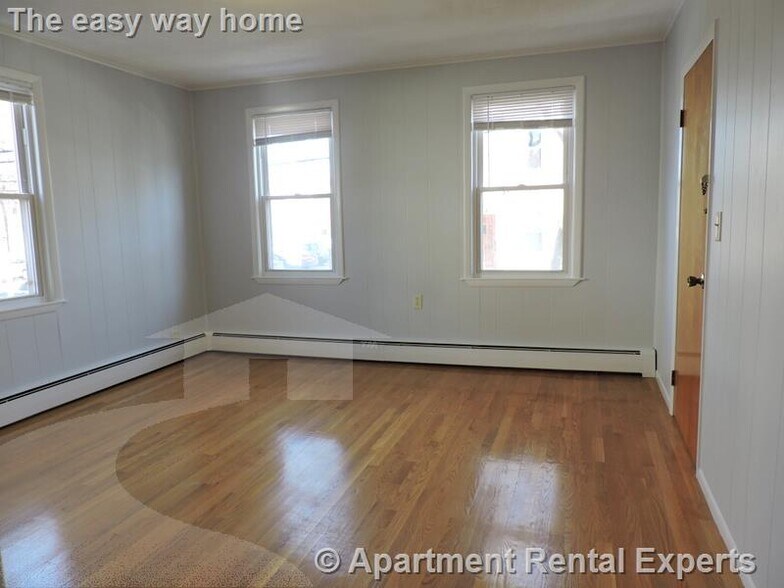 Building Photo - 119 Amory St