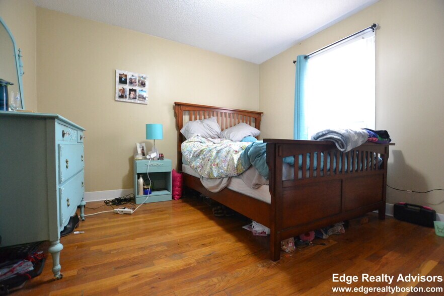 Building Photo - 51 Beechcroft St