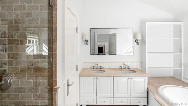 Building Photo - 14 West Hills Ct