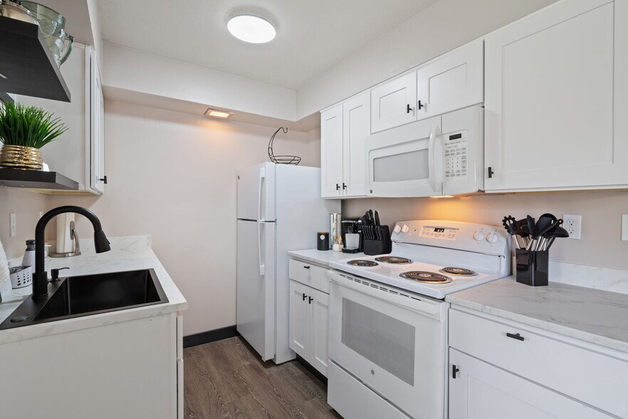 Building Photo - 140 4th St