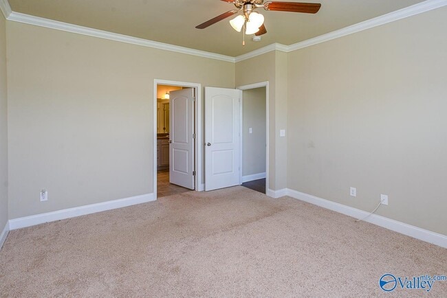 Building Photo - 3031 Greenway Cir SE