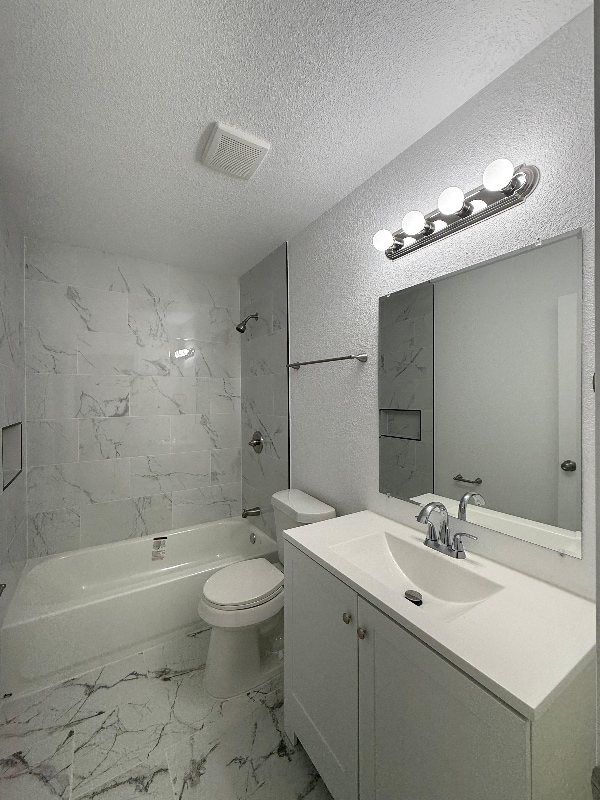 Building Photo - 331 Lanark Dr