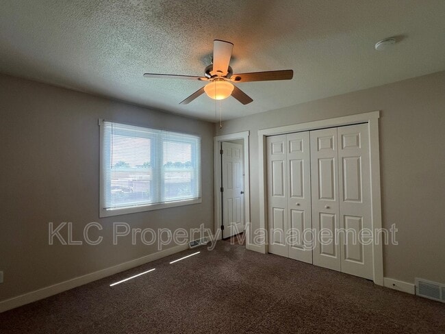 Building Photo - 6642 Holcomb Cir