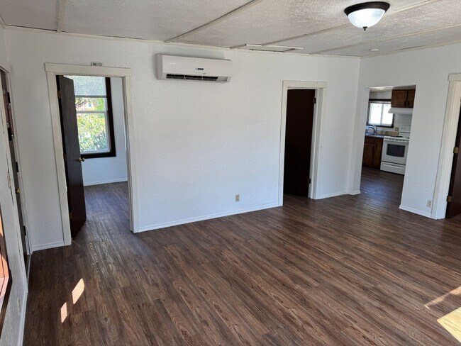 Building Photo - Charming 2-bedroom, 1-bath home in Cottage Grove!
