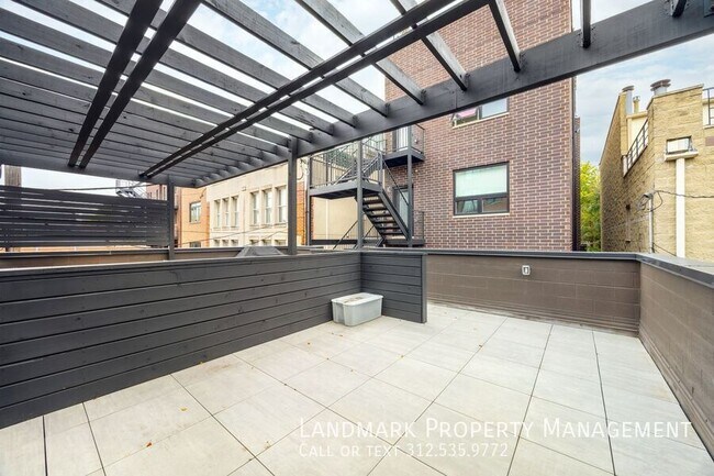 Building Photo - 2658 N Bosworth Ave