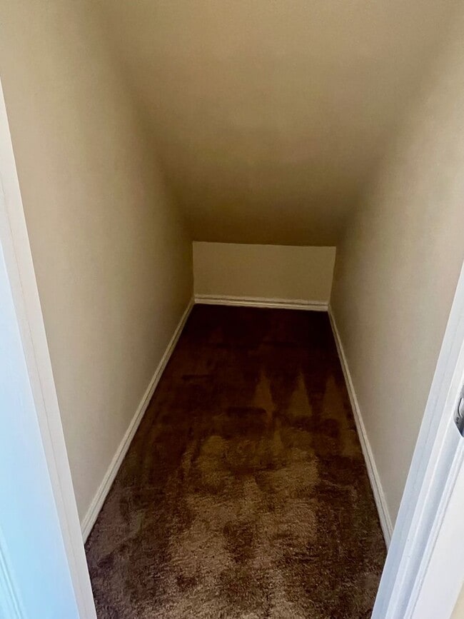 Building Photo - Conveniently Located to Randolph AFB, 4/2.5 ~ Large Backyard ~ Storage Shed ~ Move In Ready!