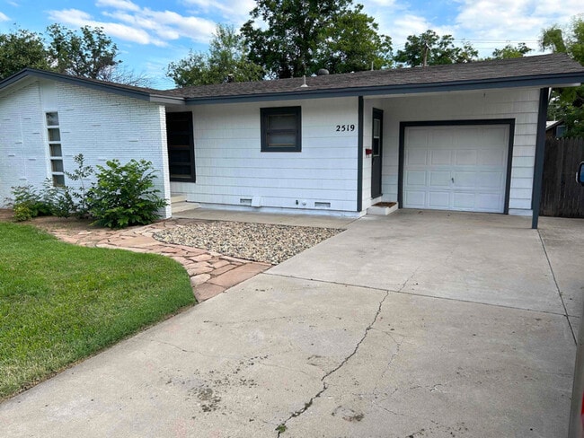 Building Photo - 2519 Tcu Ave