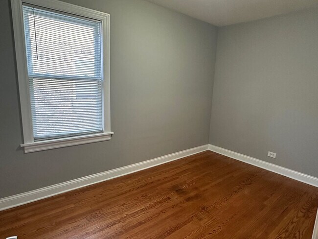 Building Photo - 4129 W Barry Ave