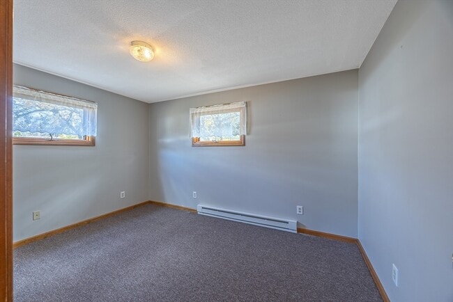 Building Photo - 26 Summit St