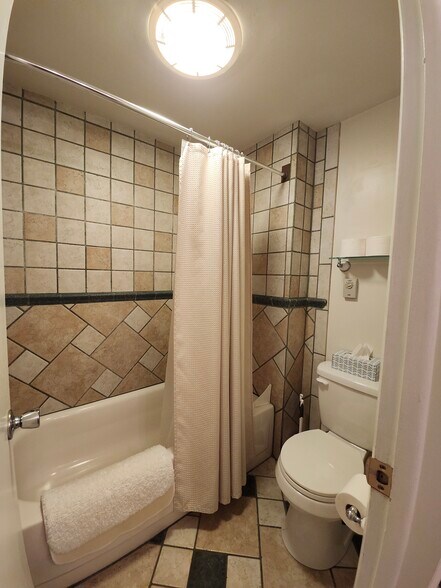 Building Photo - 436 Amblewood Way