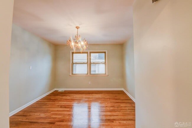 Building Photo - 157 Cooper Ave
