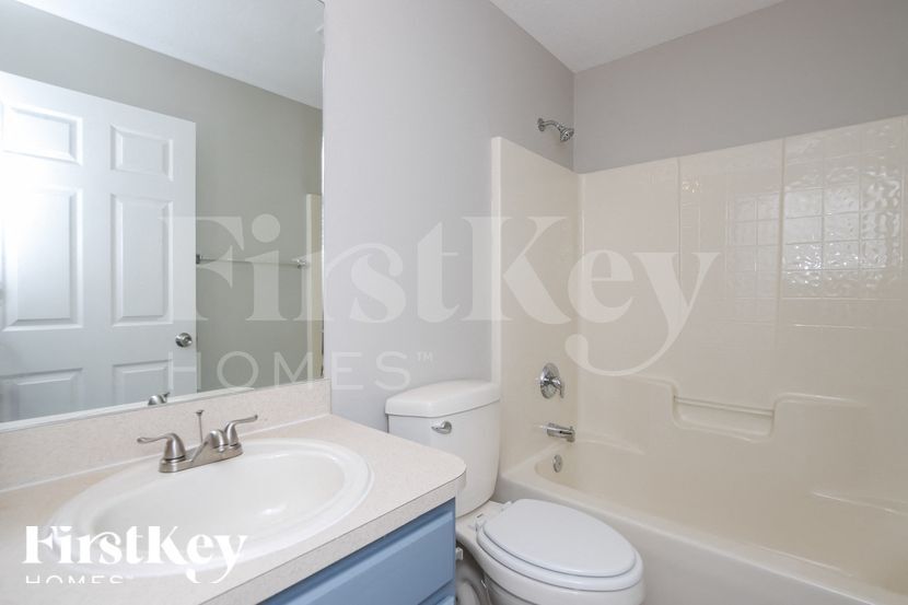 Building Photo - 530 Melanie Cir