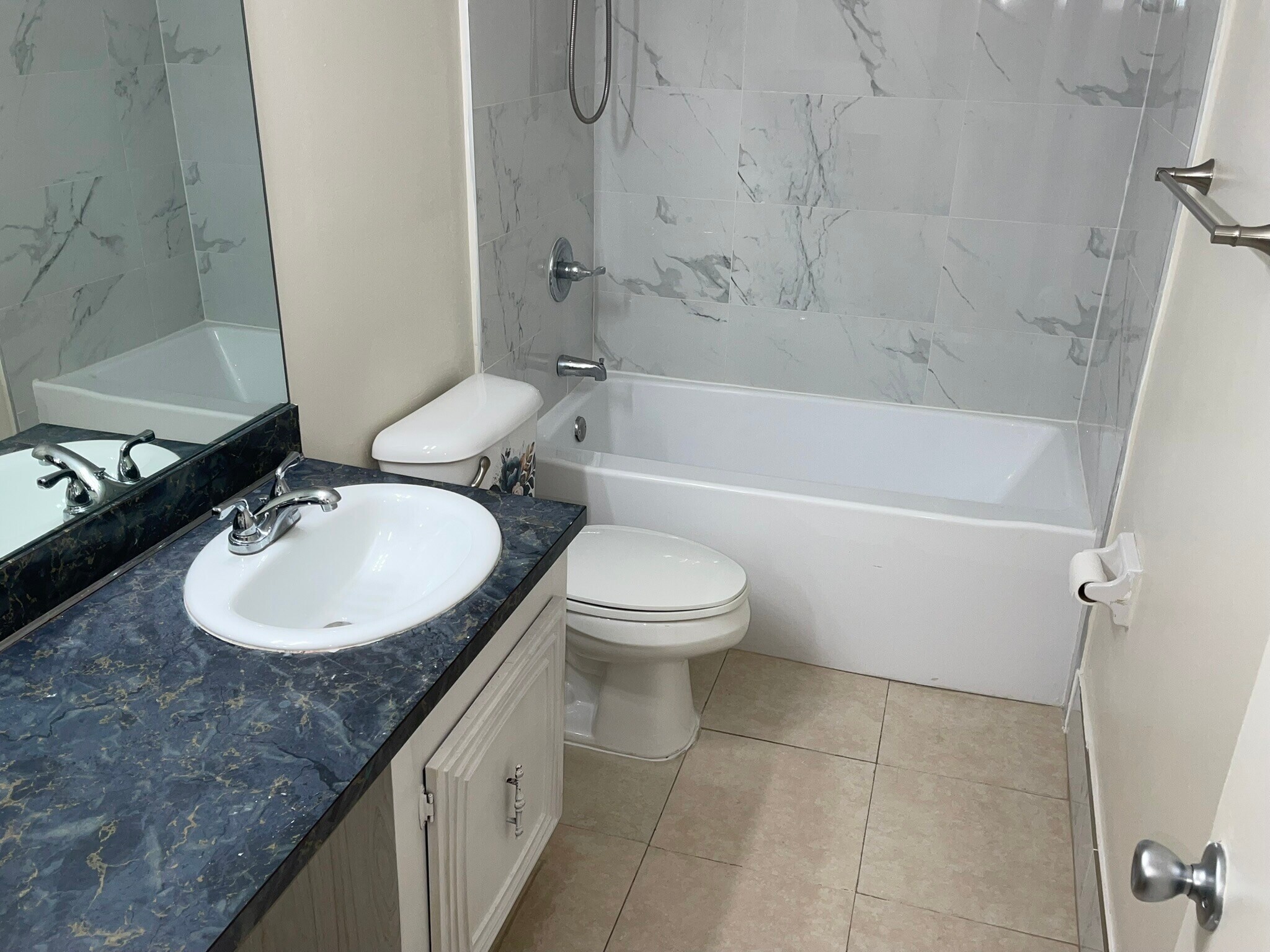 Building Photo - 5953 NW 25th Ct