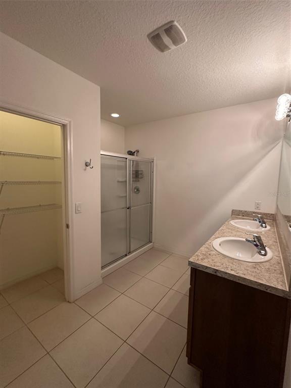 Building Photo - 521 White Coral Ln