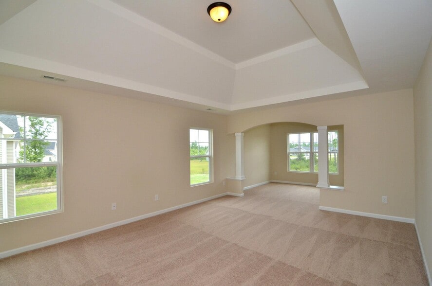 master bedroom - 100 Pine Lakes Drive