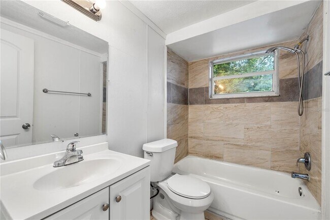 Building Photo - 10803 Hyssop St