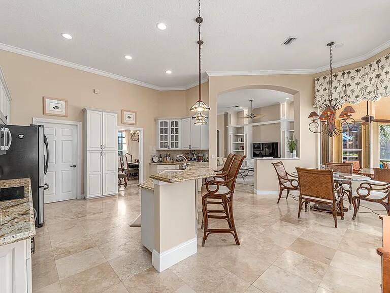 Building Photo - 2015 SE Kilmallie Ct