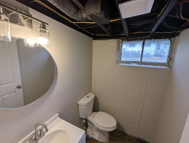 Building Photo - Grenshaw Greatness