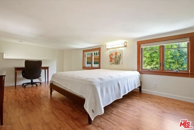 Building Photo - 130 S Arroyo Blvd