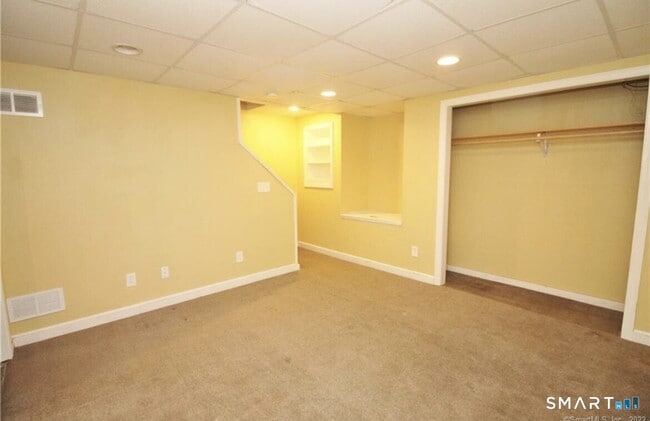 Building Photo - 37 Summersweet Dr