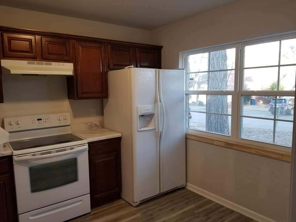 Building Photo - 3 Briarwood Cir