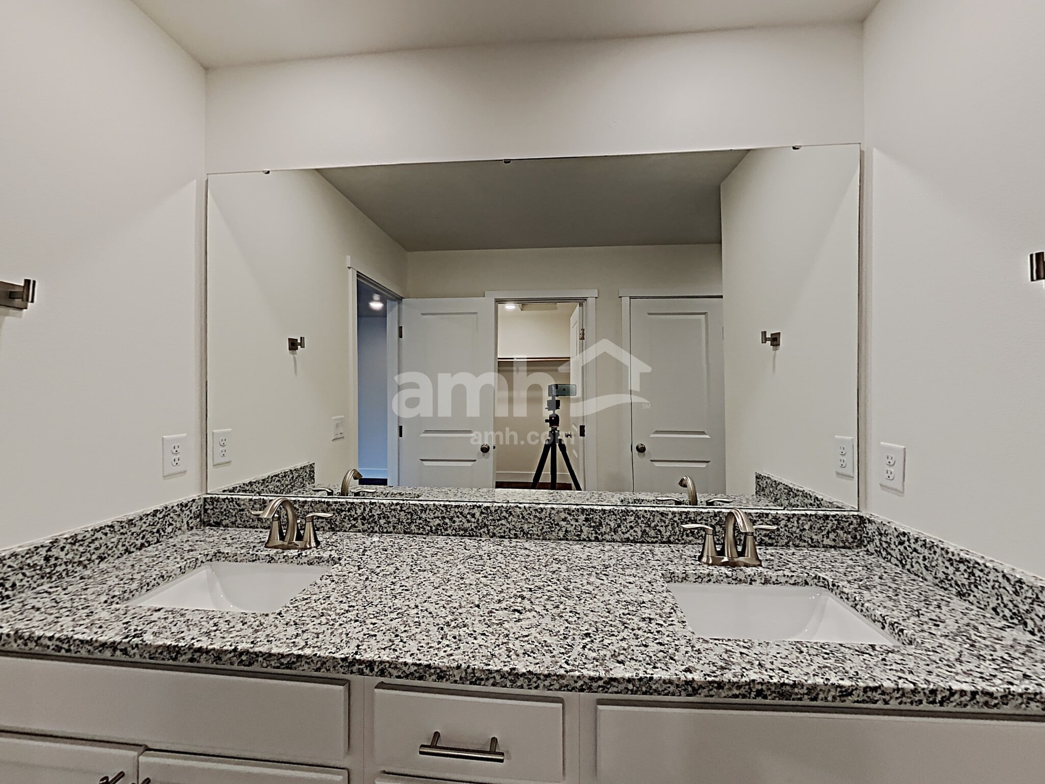 Building Photo - 12401 83rd Ave E