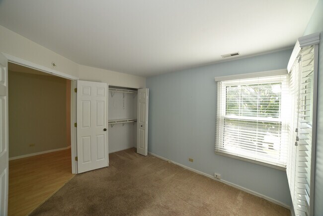 Building Photo - 2545 Live Oak Ln