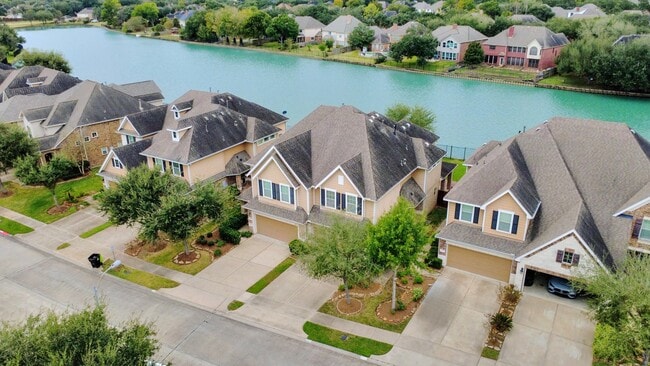 Building Photo - 2202 Waterford Park St