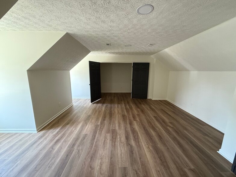 Bonus bedroom - 117 Battery Way