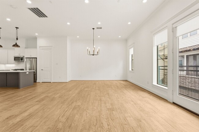 Building Photo - 1723 W 14th St