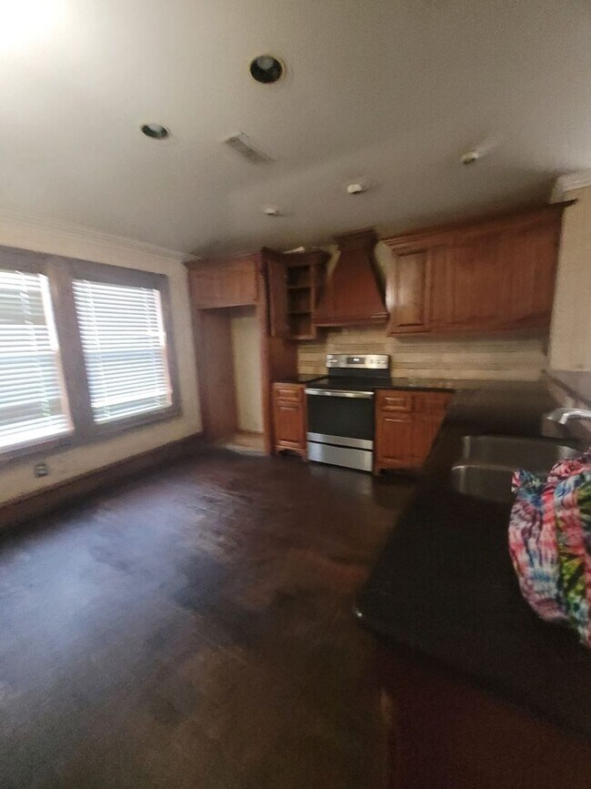 Building Photo - Great 3 bedroom in Meadowbrook area! Ask a...
