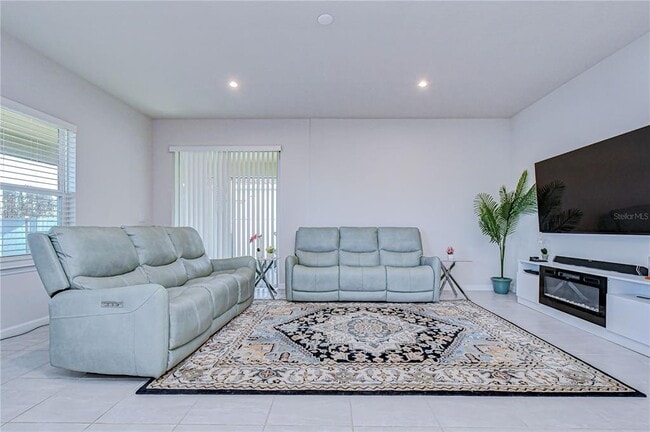 Building Photo - 10422 Gliding Eagle Wy