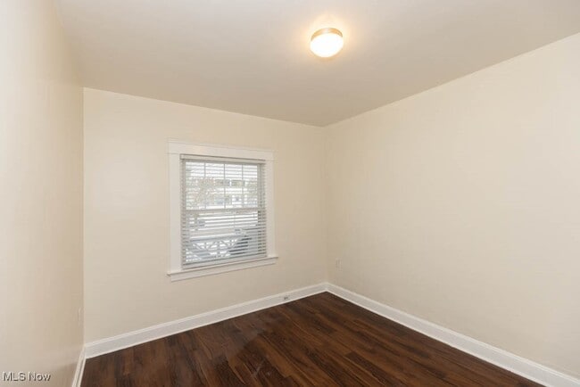 Building Photo - 1598 Alameda Ave