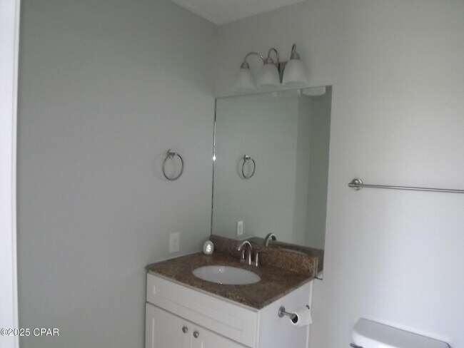 Building Photo - 2712 Oak Hammock Dr