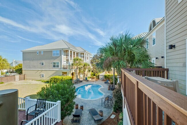 Building Photo - 22022 Front Beach Rd