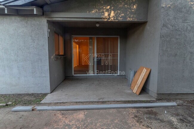 Building Photo - 1036 Princess Dr