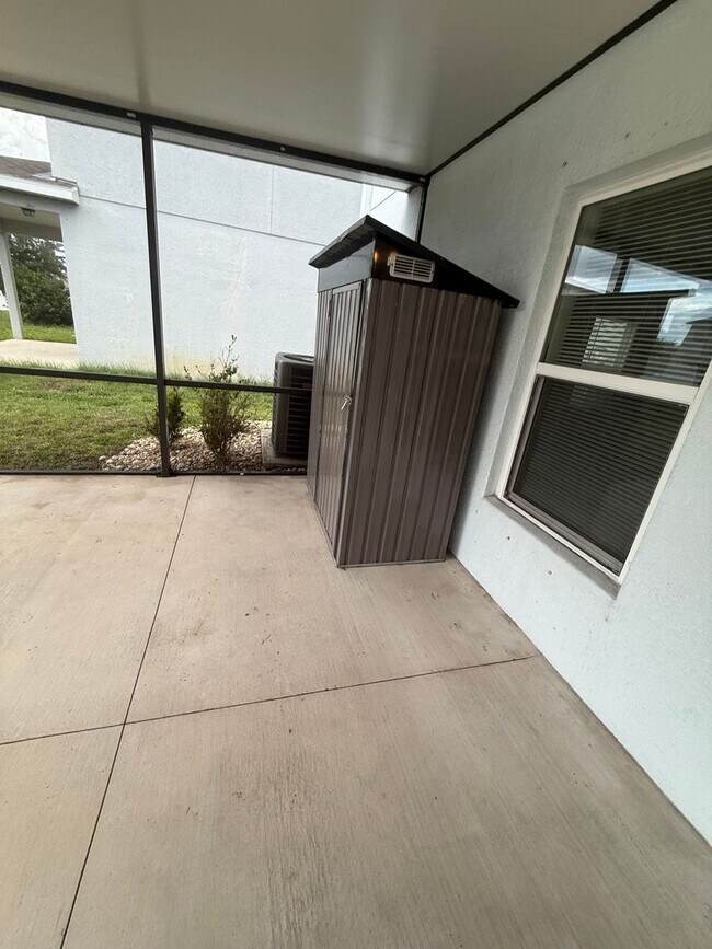 Building Photo - Spacious Riverview Rental in South Fork Lakes with Oversized Screened Patio & 2-Car Garage