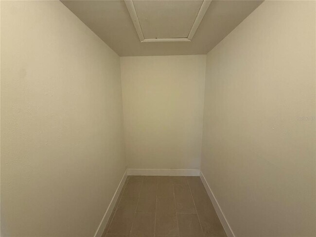 Building Photo - 3455 Countryside Blvd