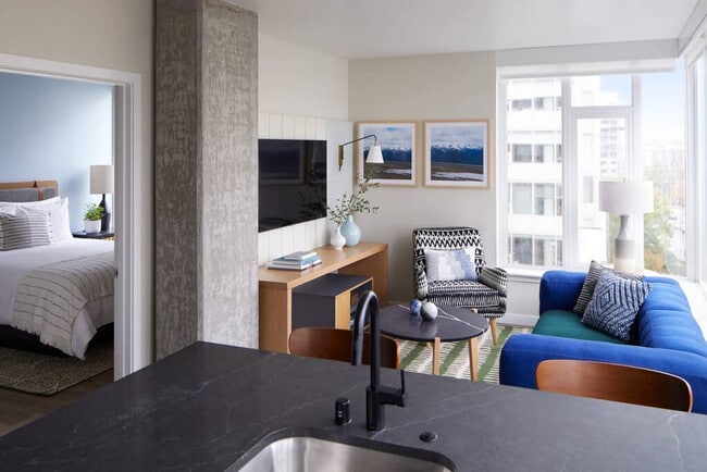 Building Photo - 1122 Madison St