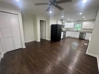 Building Photo - 2032 S Akin Dr