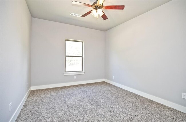 Building Photo - 302 Alder St